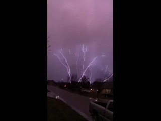 a web of lightning during a thunderstorm in kansas was caught on video